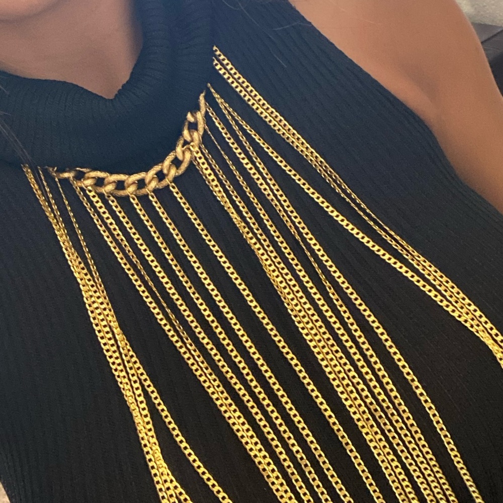 Beautiful gold chain.